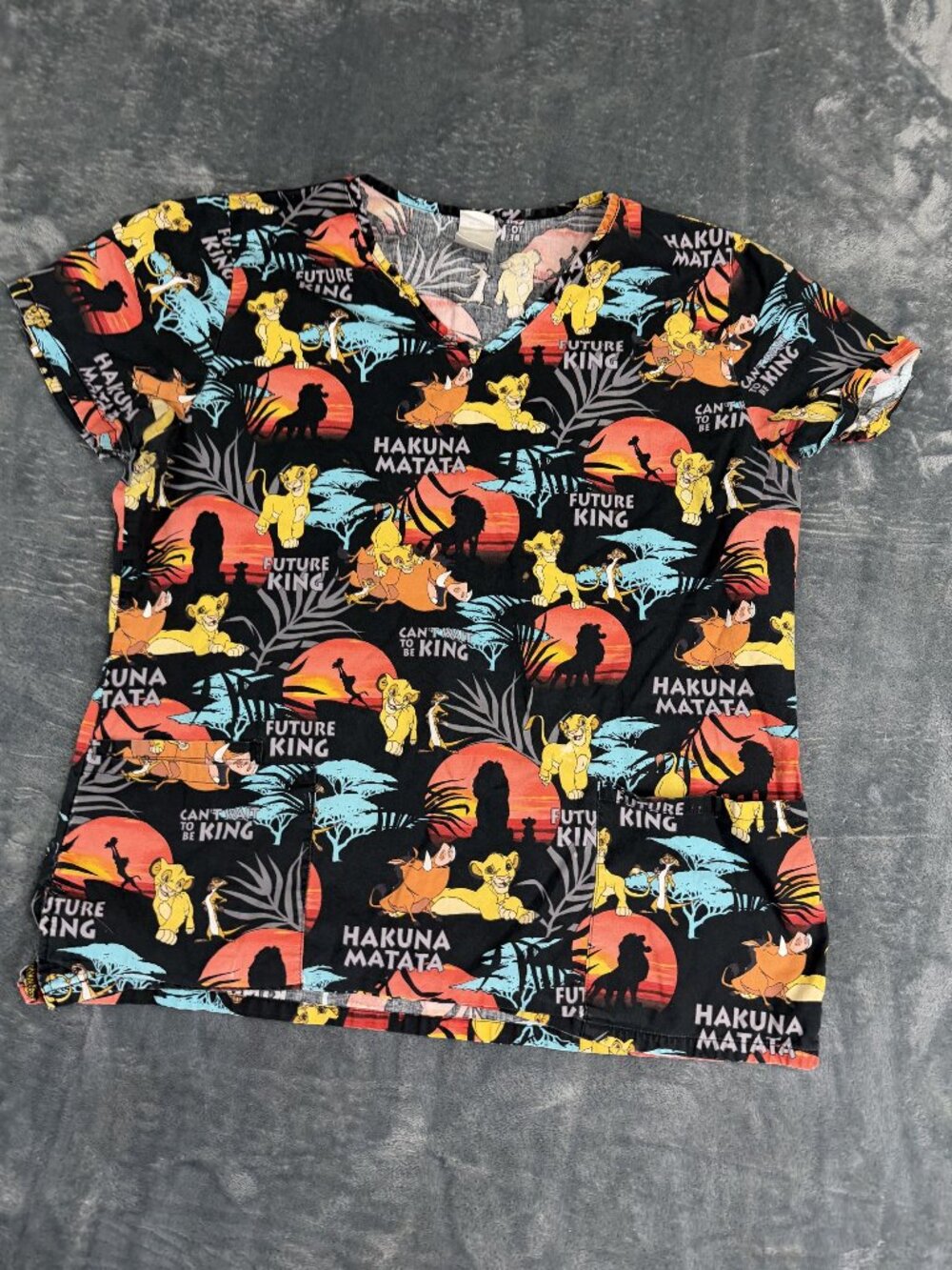 Disney Lion King Hakuna Matata Womens Black Scrub Top V-Neck L